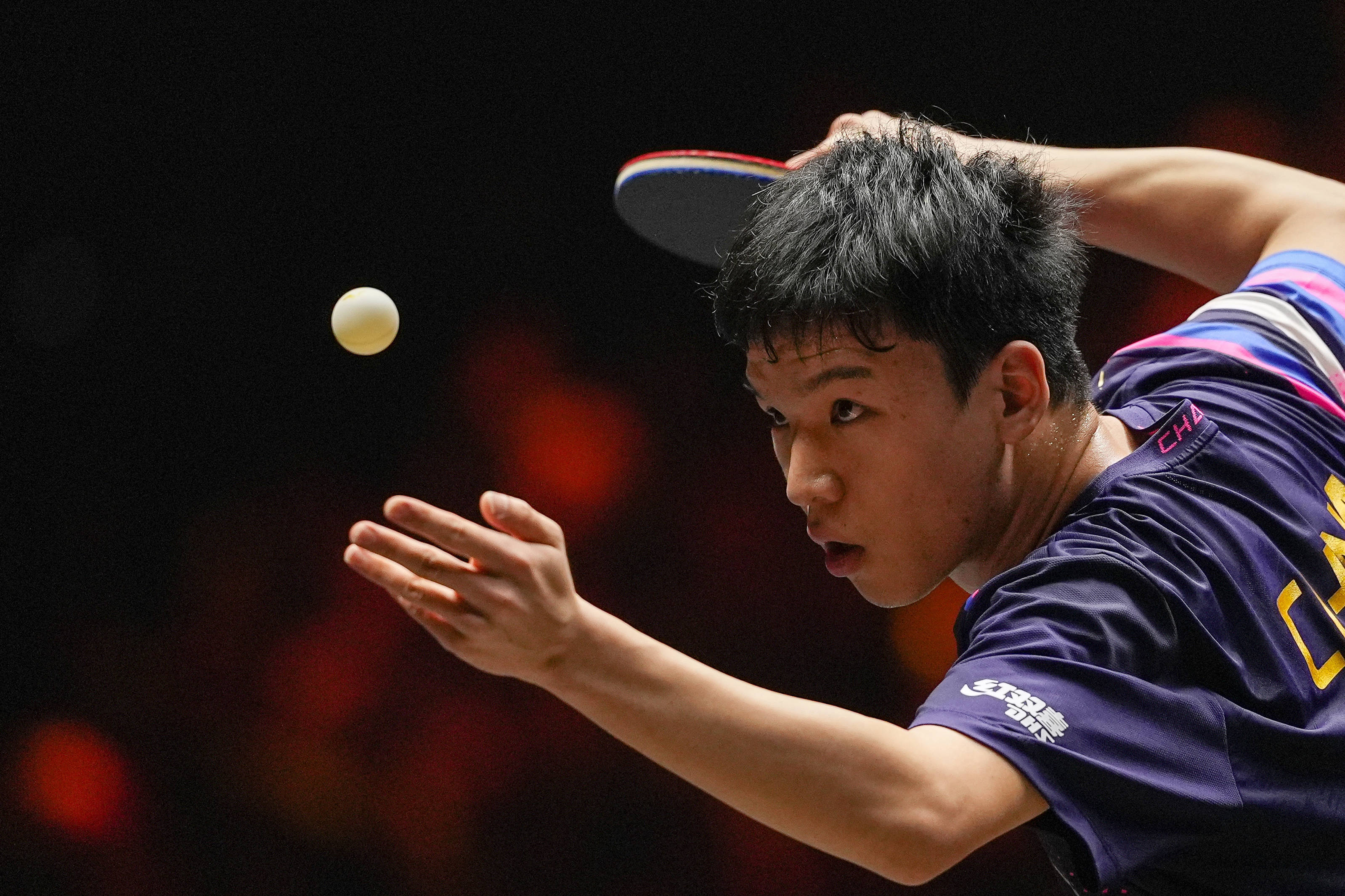 WTT中国大满贯赛｜向鹏晋级男单八强