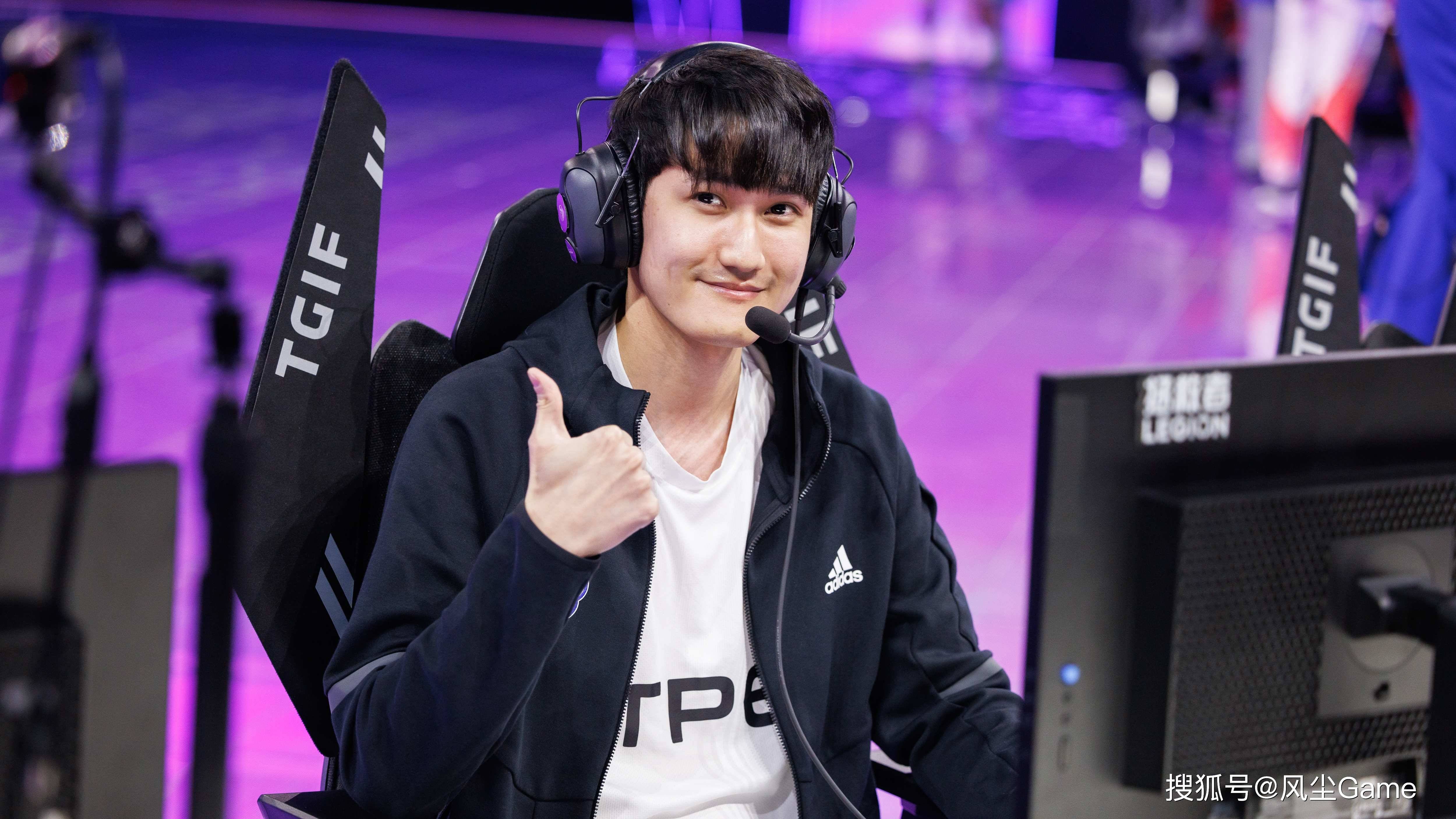 LPL晋级赛迎来上上签!Baolan神之一手,LCK解说观众集体破防