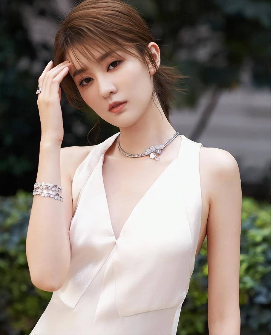 天呐！乔欣这波操作太秀了，500亿豪门？秘密结婚？这是要上天！